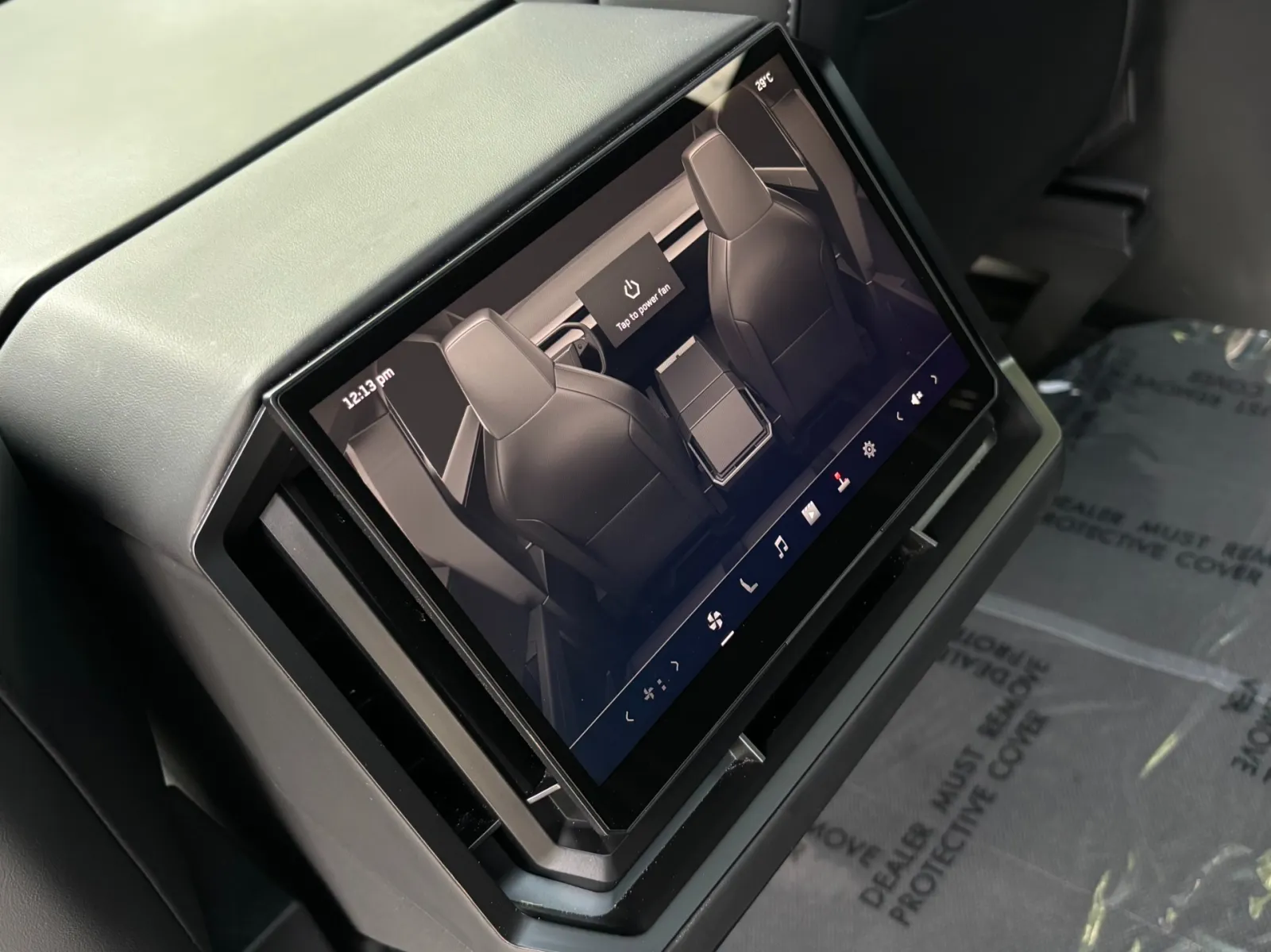 2024 Tesla Cybertruck — photograph 12
