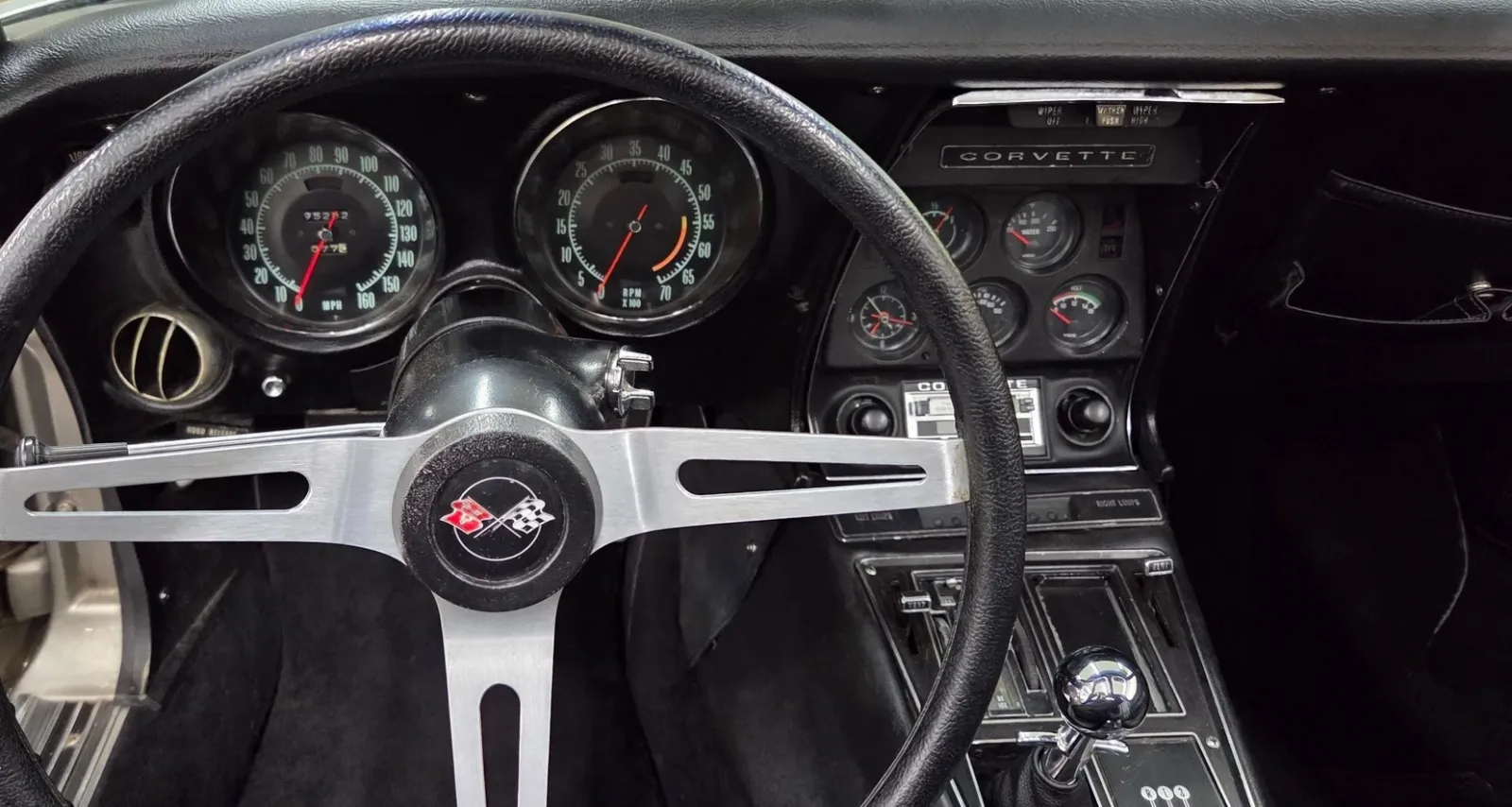 1969 Chevrolet Corvette — photograph 12