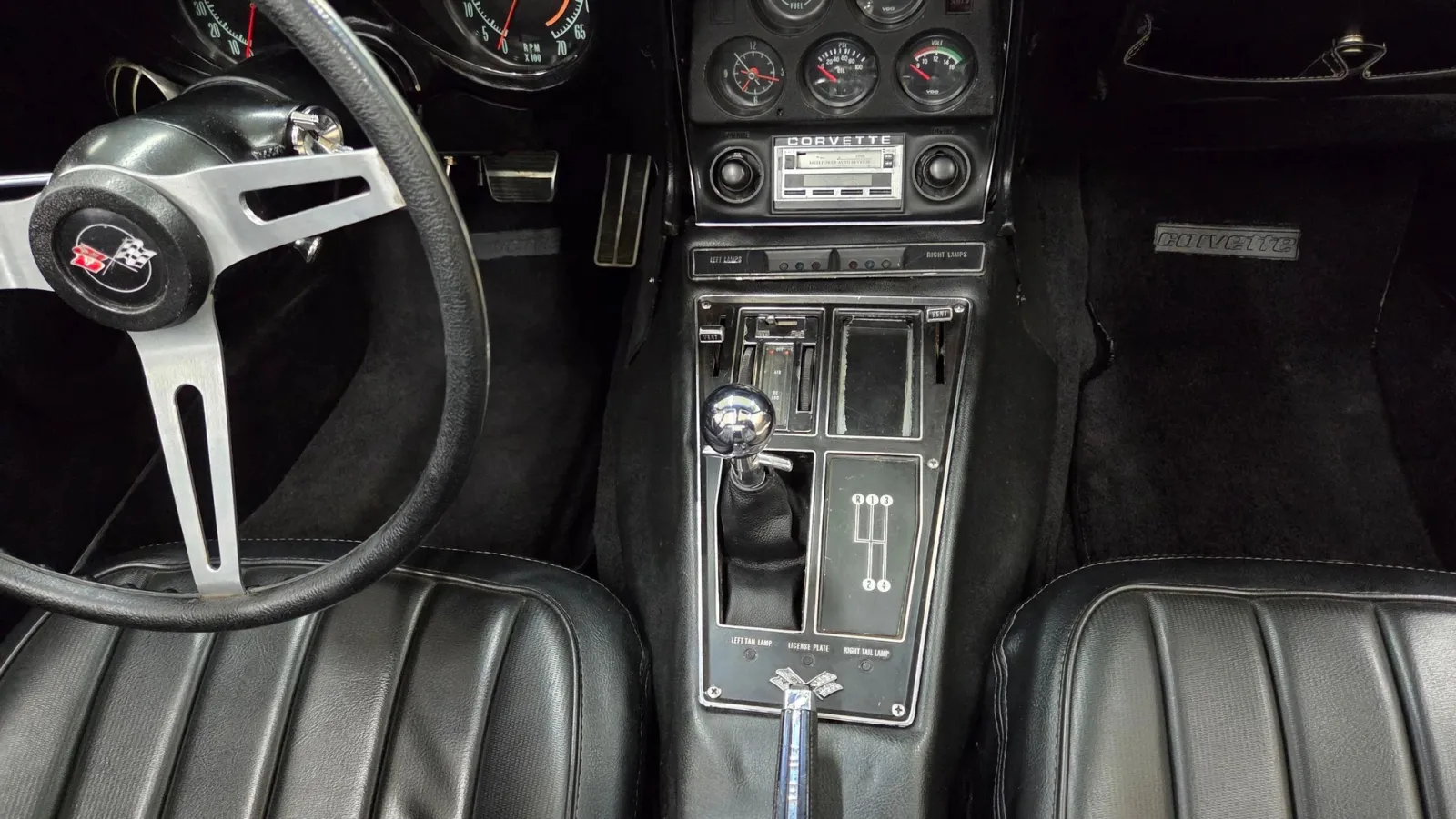 1969 Chevrolet Corvette — photograph 14