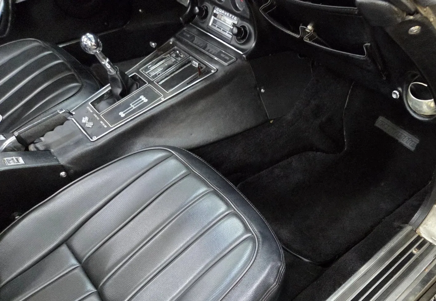 1969 Chevrolet Corvette — photograph 15