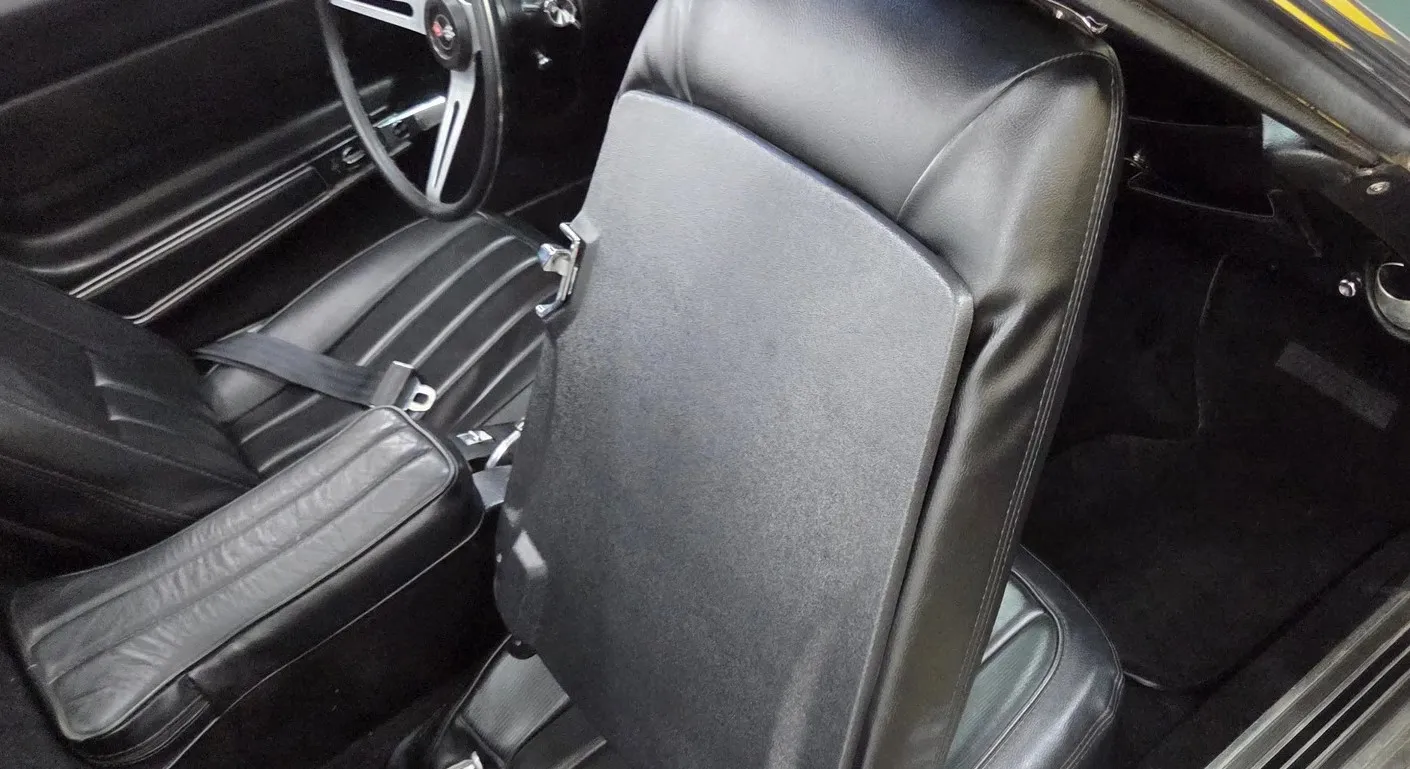 1969 Chevrolet Corvette — photograph 17
