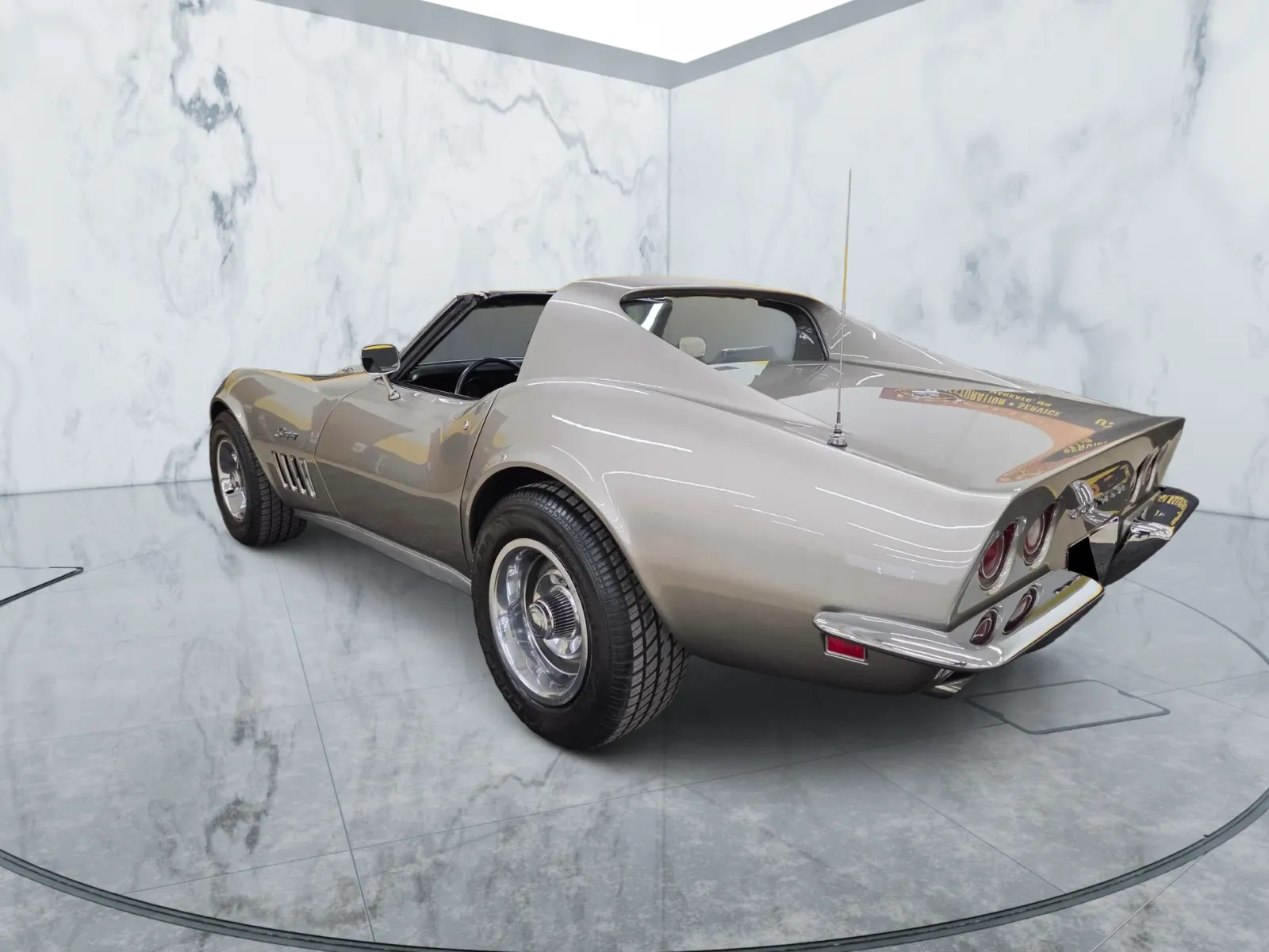 1969 Chevrolet Corvette — photograph 3