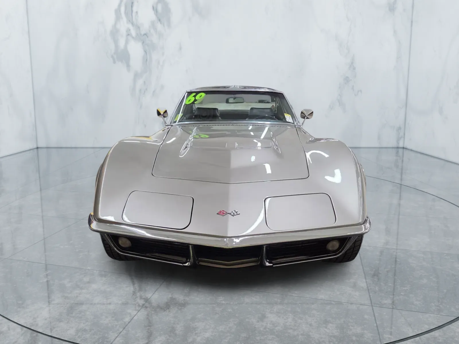1969 Chevrolet Corvette — photograph 8