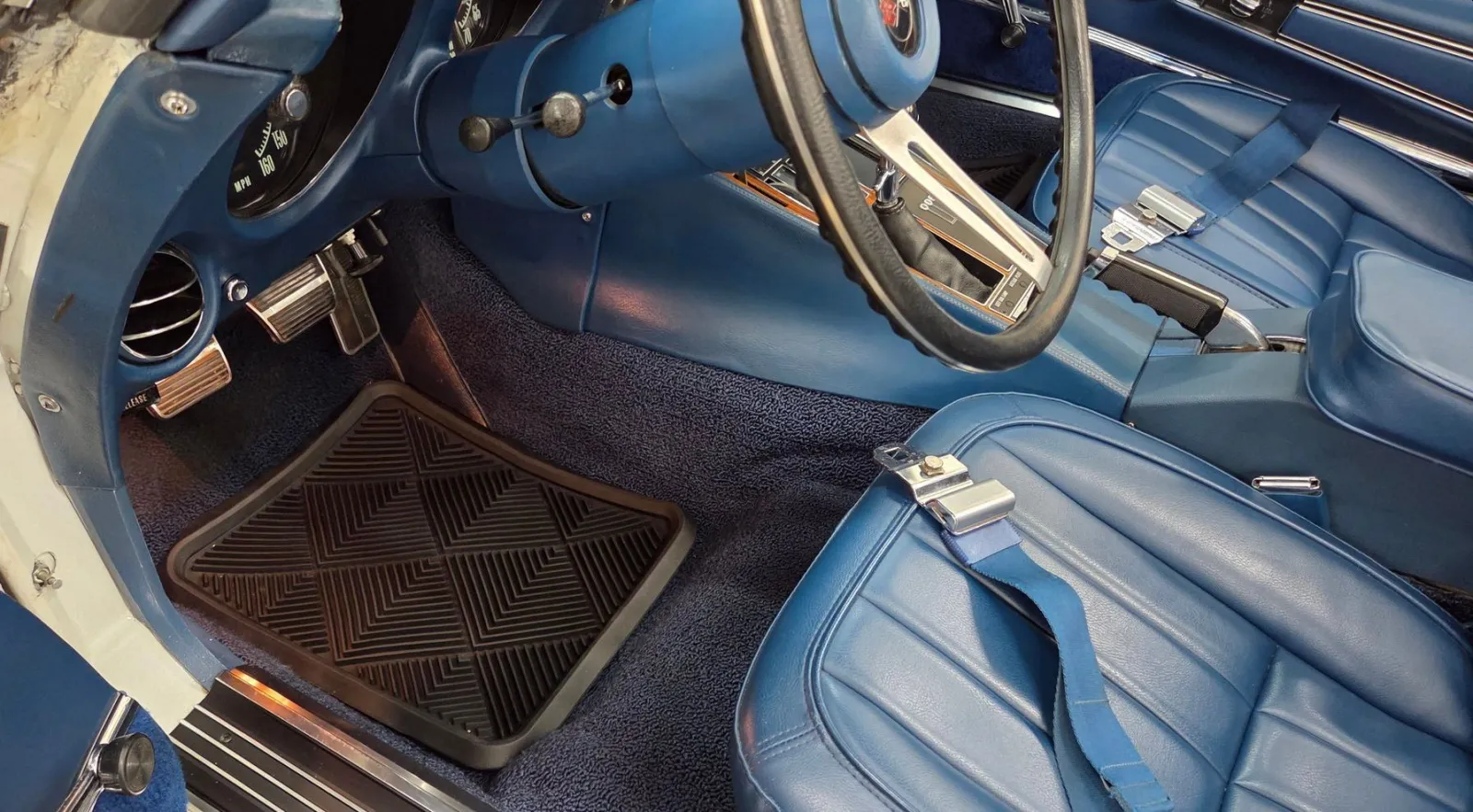 1971 Chevrolet Corvette — photograph 9