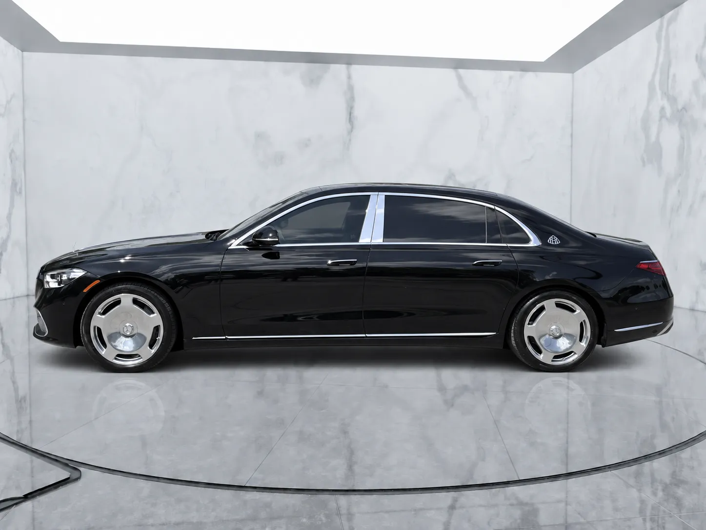 2024 Mercedes-Benz S 580 Maybach — photograph 2