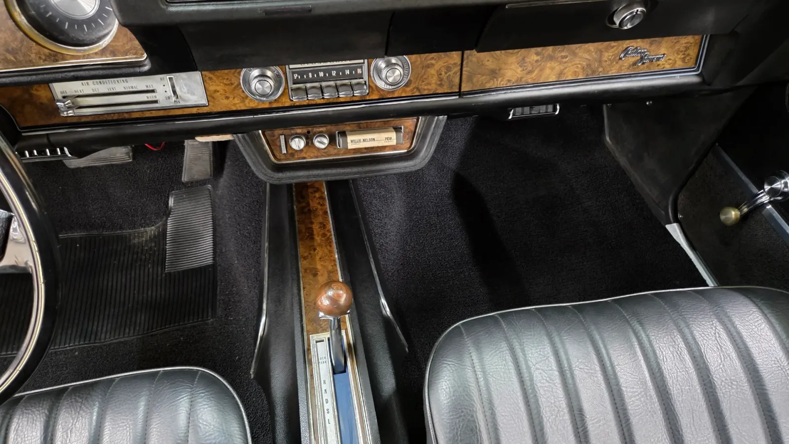 1970 Oldsmobile Cutlass — photograph 19