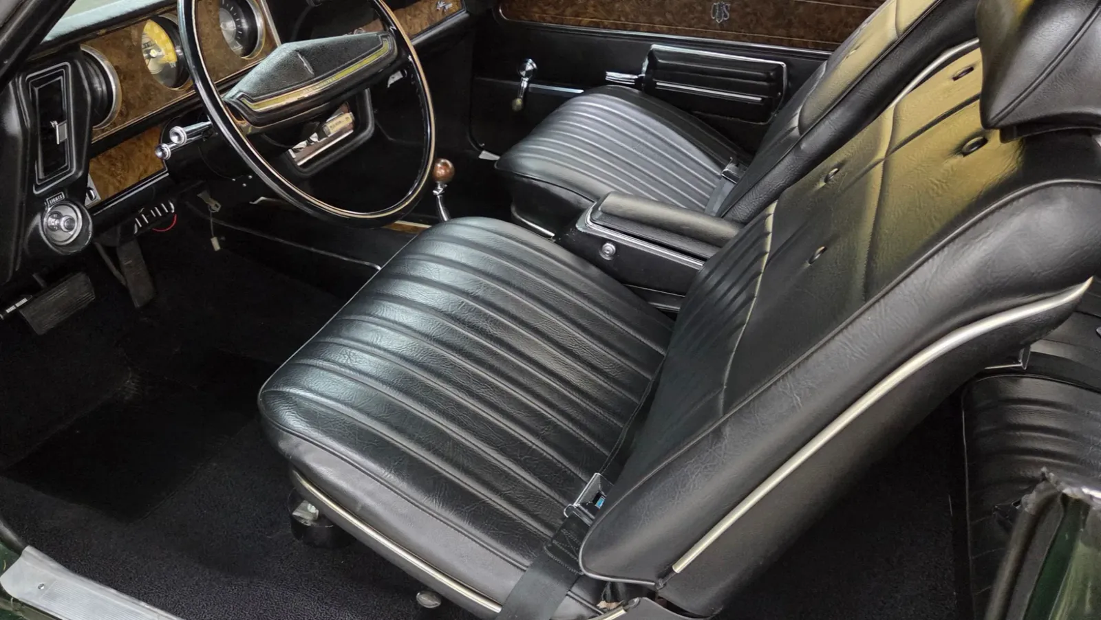 1970 Oldsmobile Cutlass — photograph 8