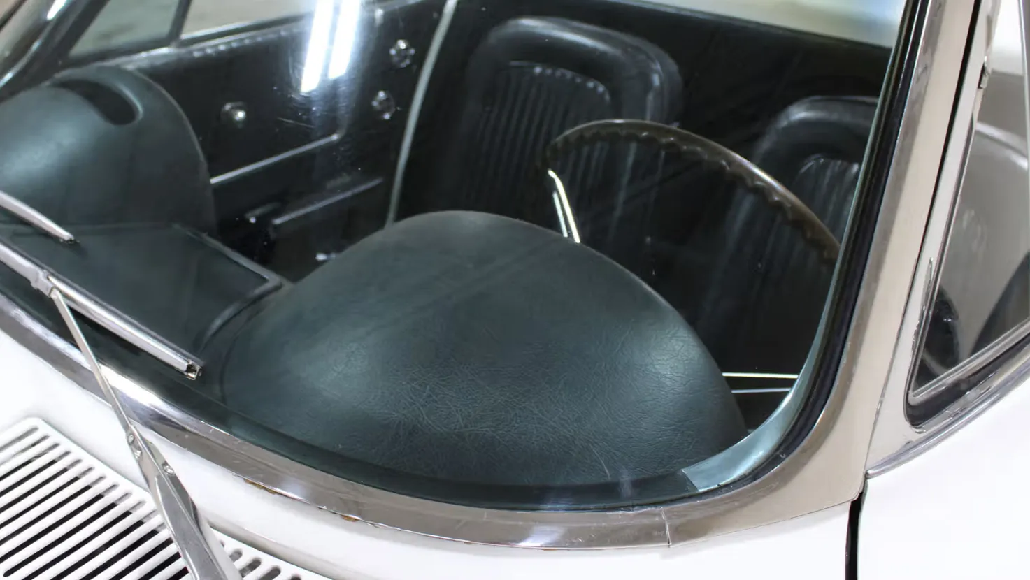 1964 Chevrolet Corvette — photograph 15