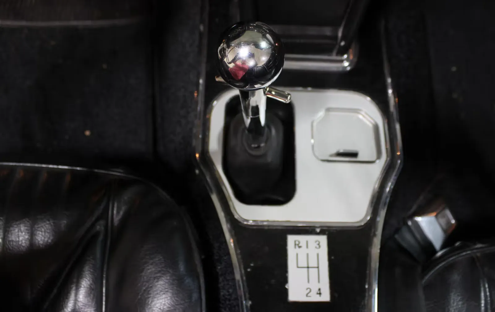 1964 Chevrolet Corvette — photograph 29