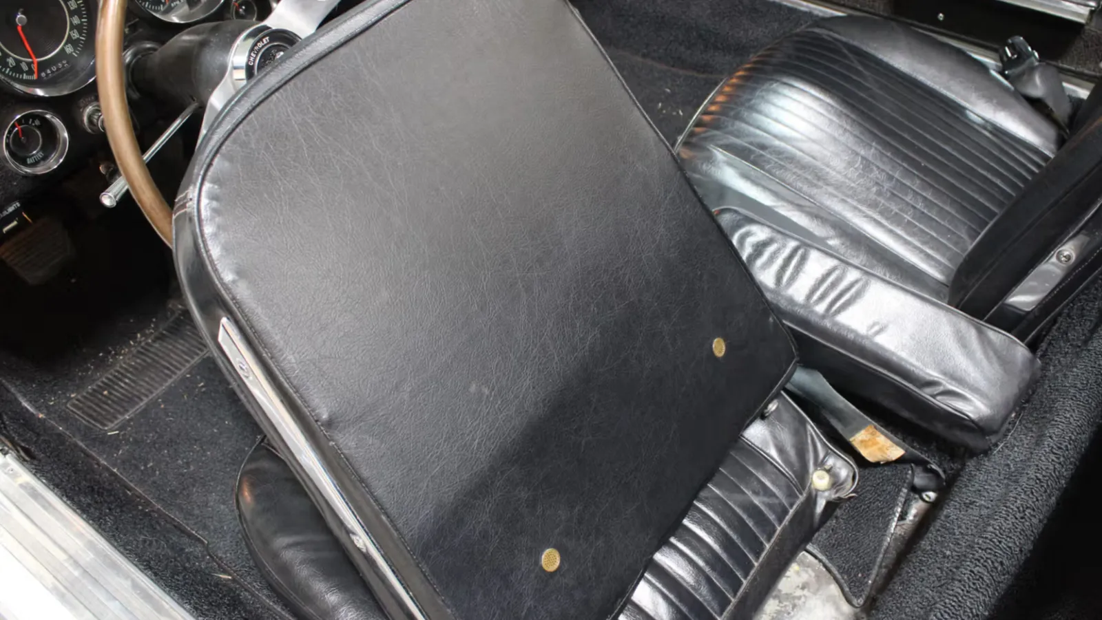 1964 Chevrolet Corvette — photograph 34