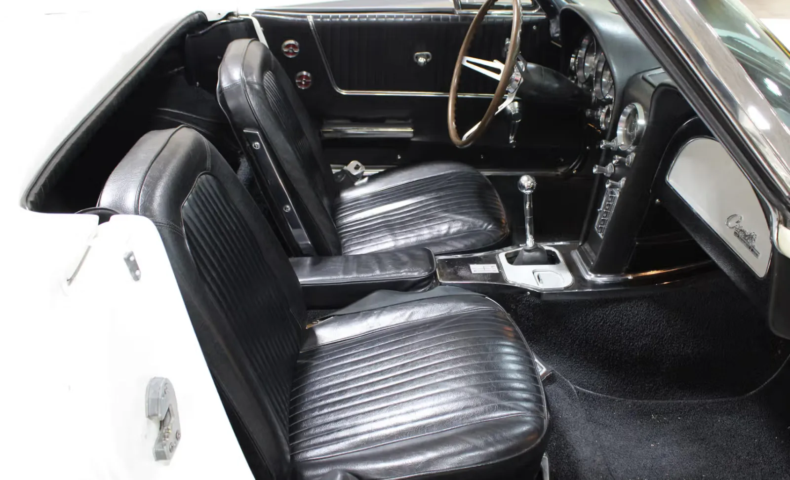 1964 Chevrolet Corvette — photograph 35