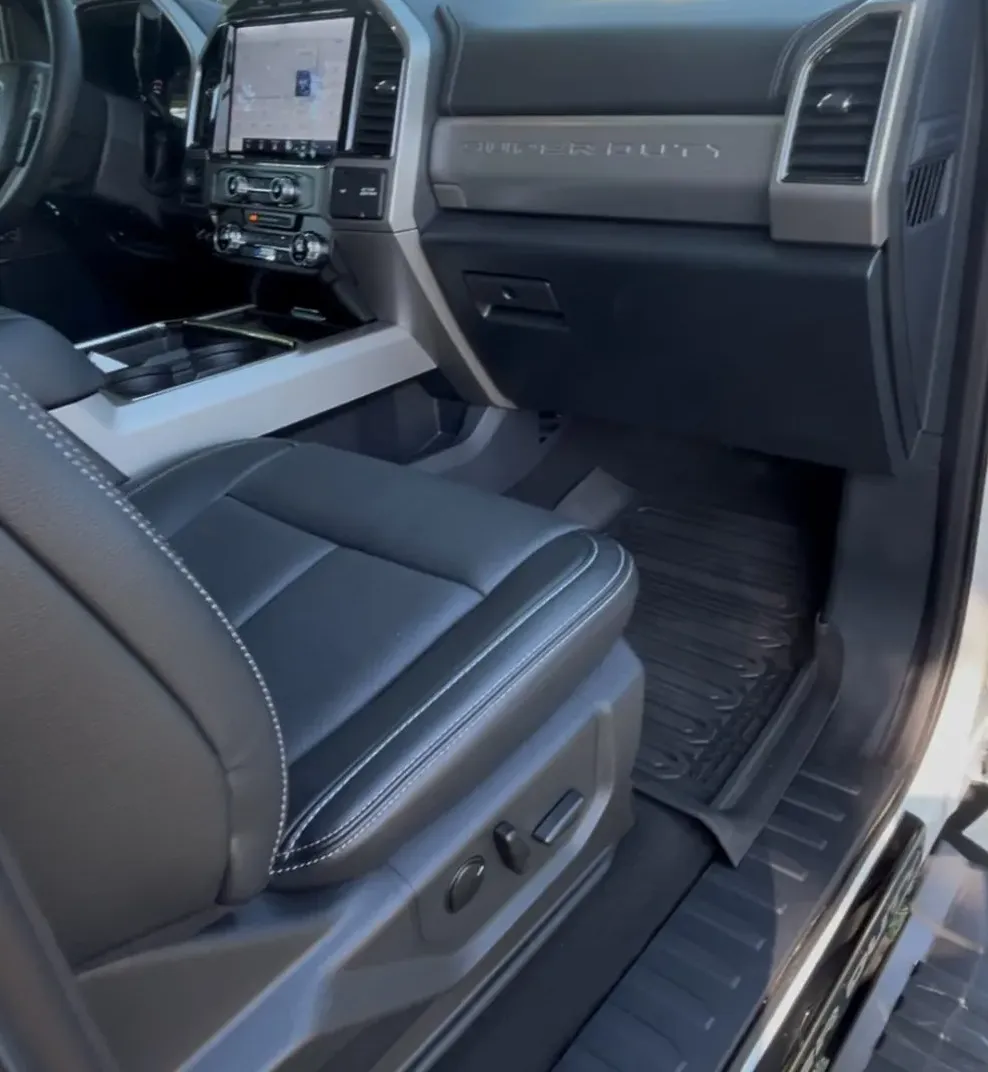 2022 Ford F-250 Super Duty Lariat — photograph 11
