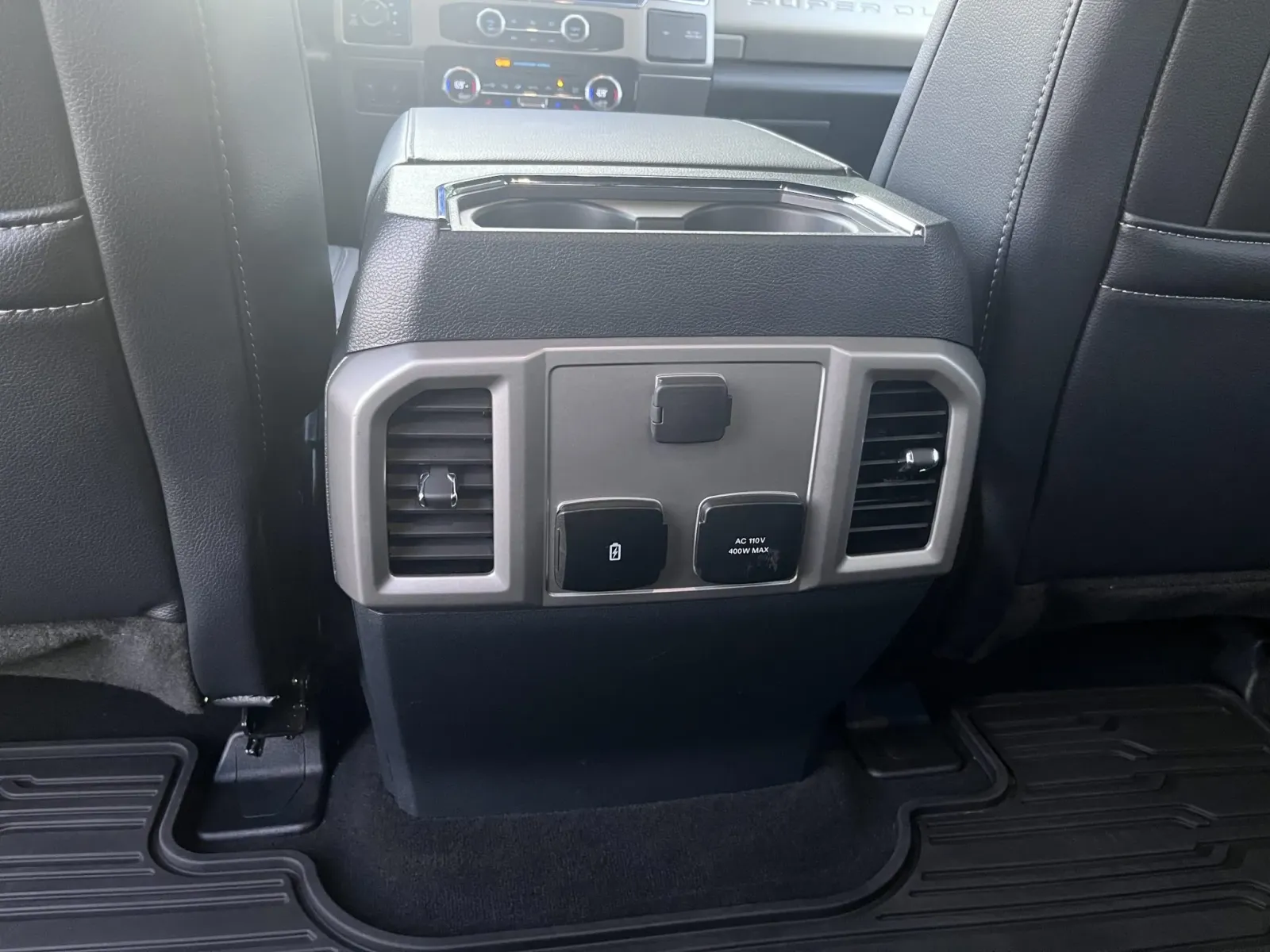 2022 Ford F-250 Super Duty Lariat — photograph 16
