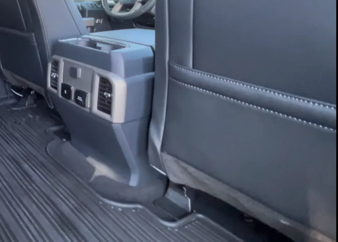 2022 Ford F-250 Super Duty Lariat — photograph 17