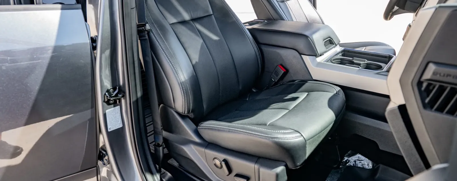 2022 Ford F-350 Super Duty Lariat Dually — photograph 14