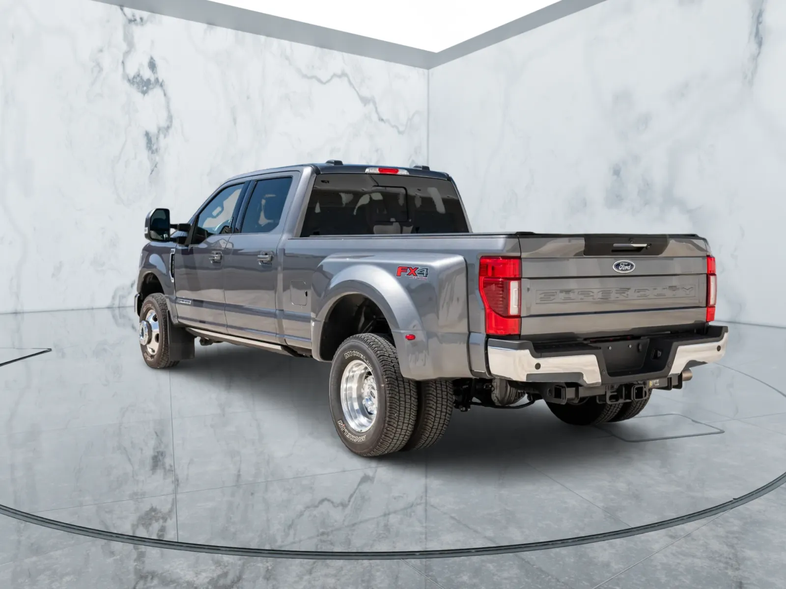 2022 Ford F-350 Super Duty Lariat Dually — photograph 3