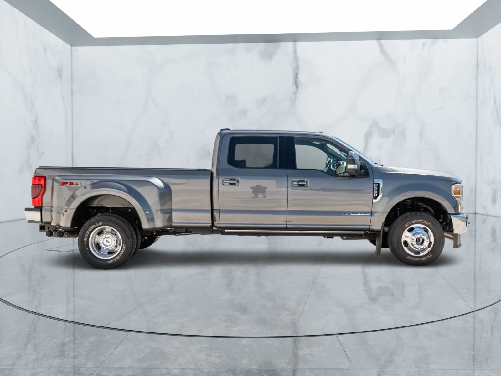 2022 Ford F-350 Super Duty Lariat Dually — photograph 6