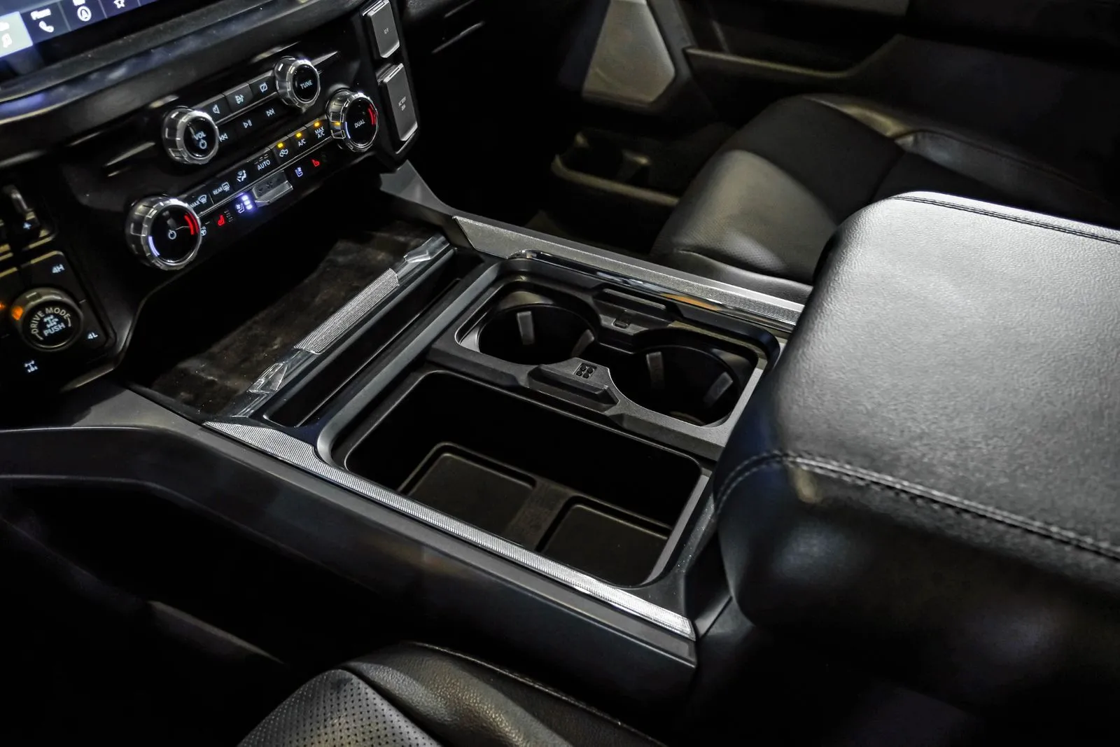2024 Ford F-250 Super Duty Lariat — photograph 14