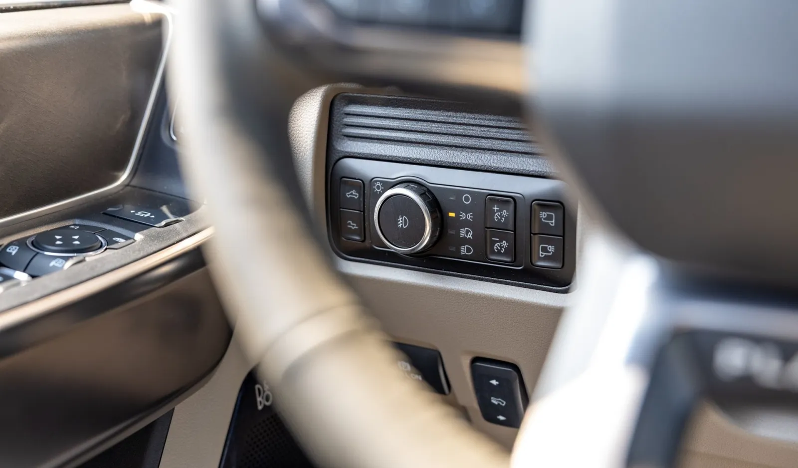 2025 Ford F-450 Platinum — photograph 16