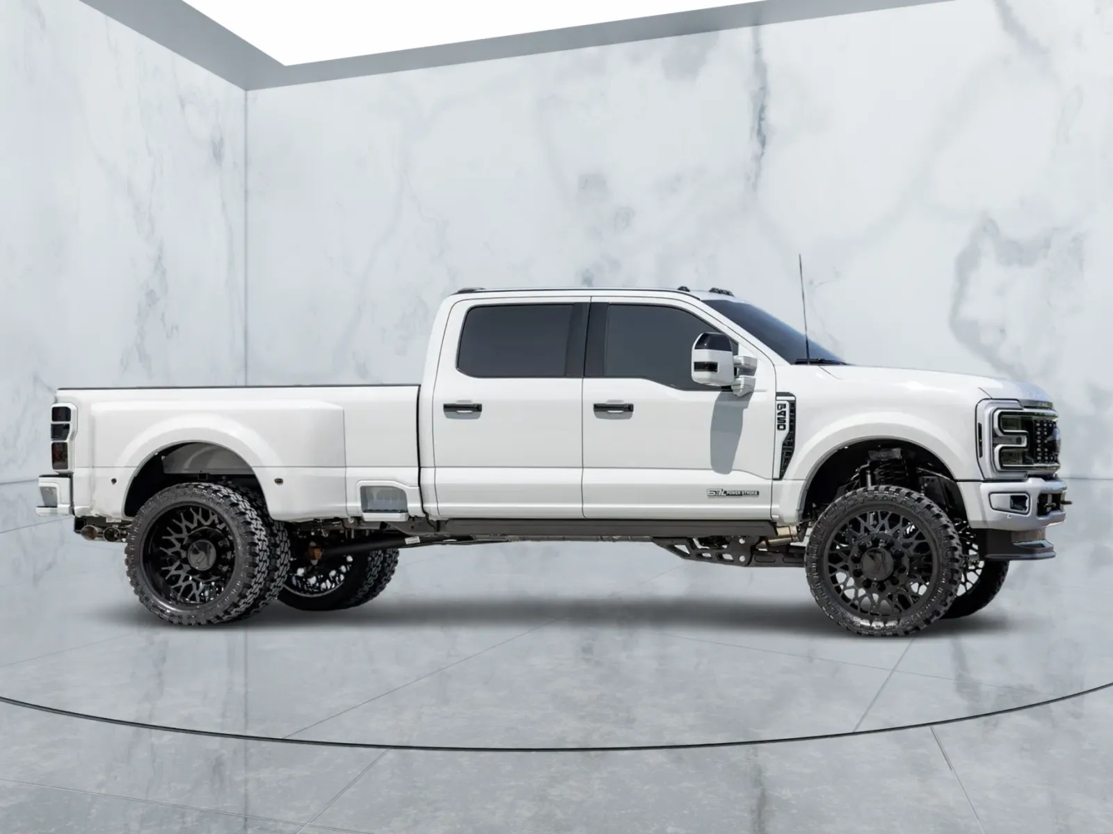 2025 Ford F-450 Platinum — photograph 6