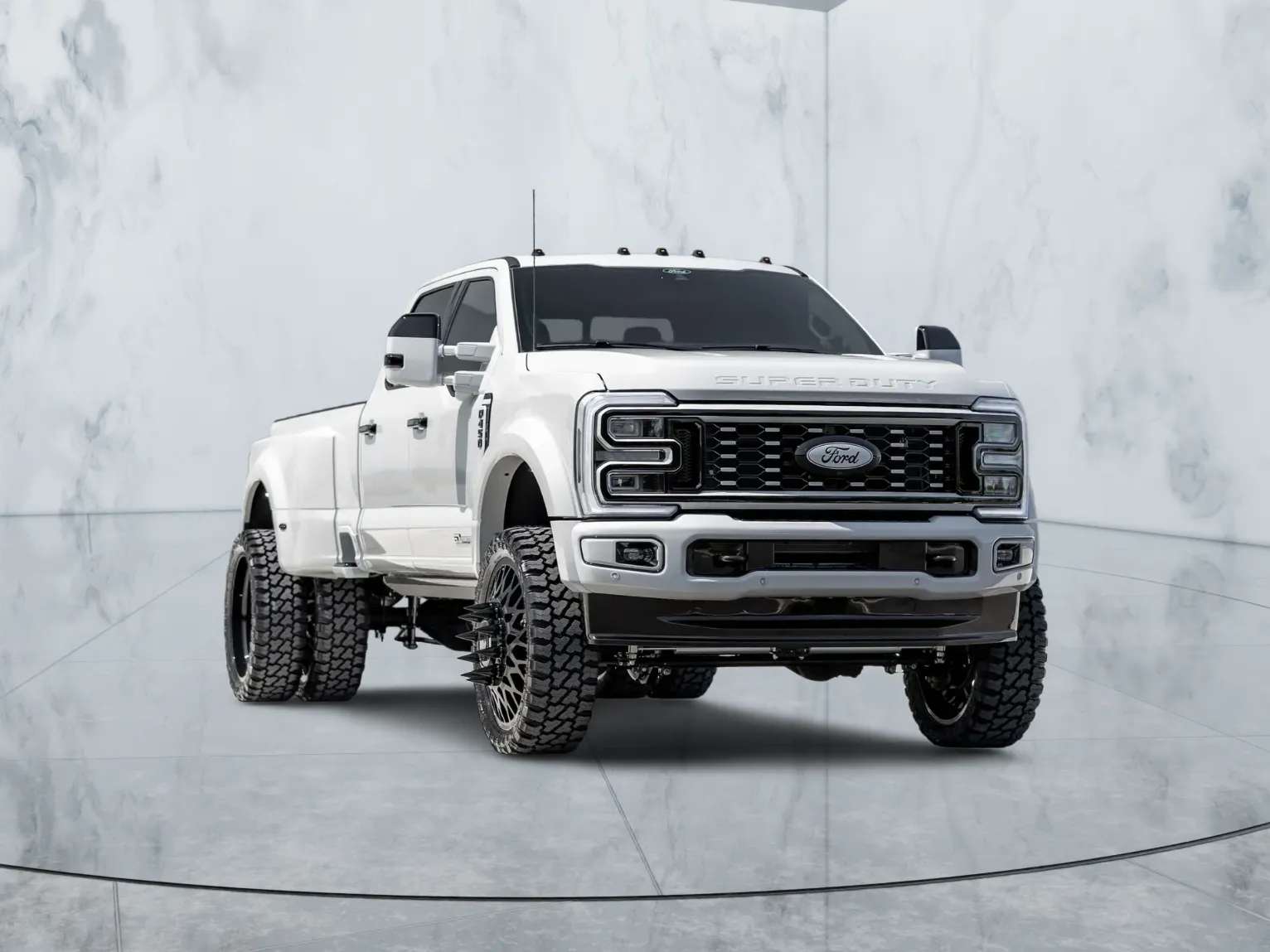 2025 Ford F-450 Platinum — photograph 7