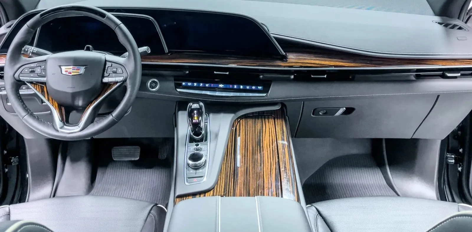2023 Cadillac Escalade Premium Luxury — photograph 11