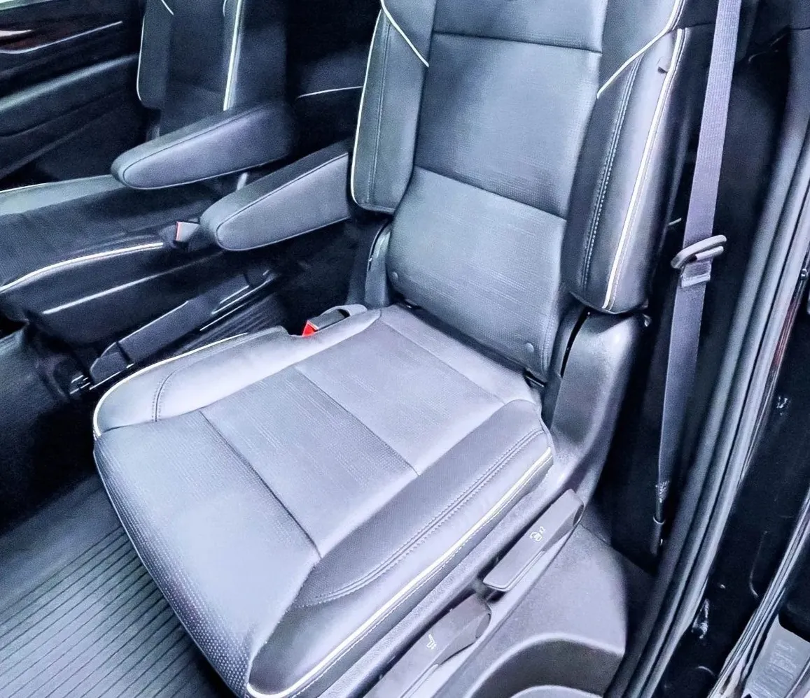 2023 Cadillac Escalade Premium Luxury — photograph 16
