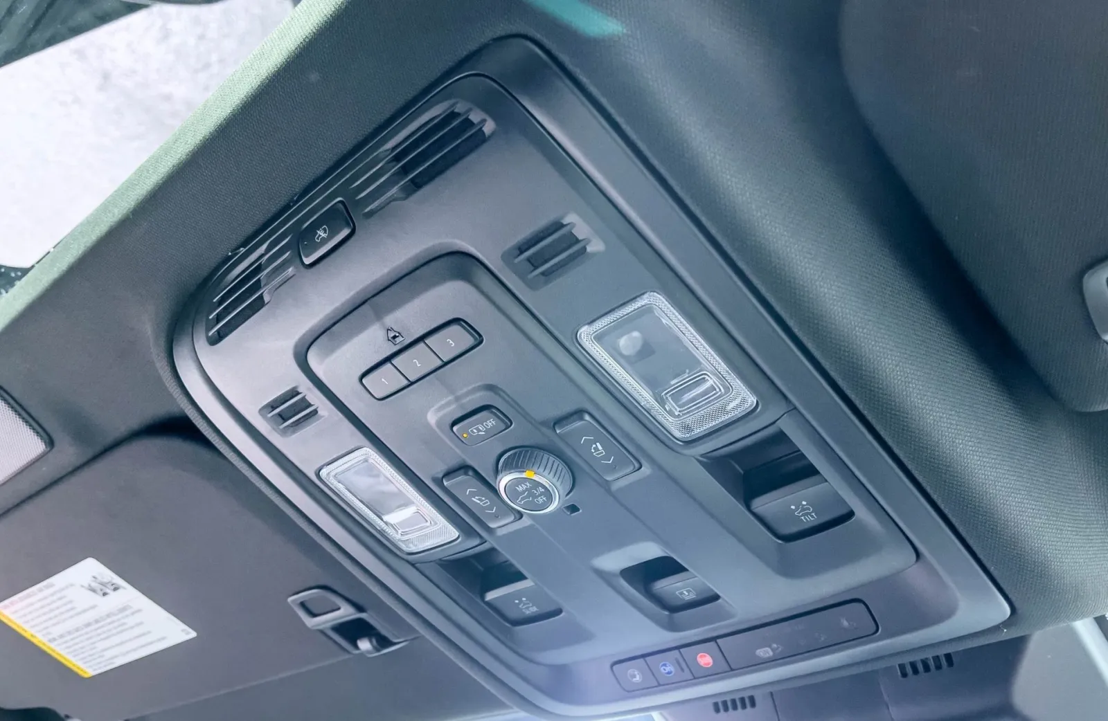 2023 Cadillac Escalade Premium Luxury — photograph 19
