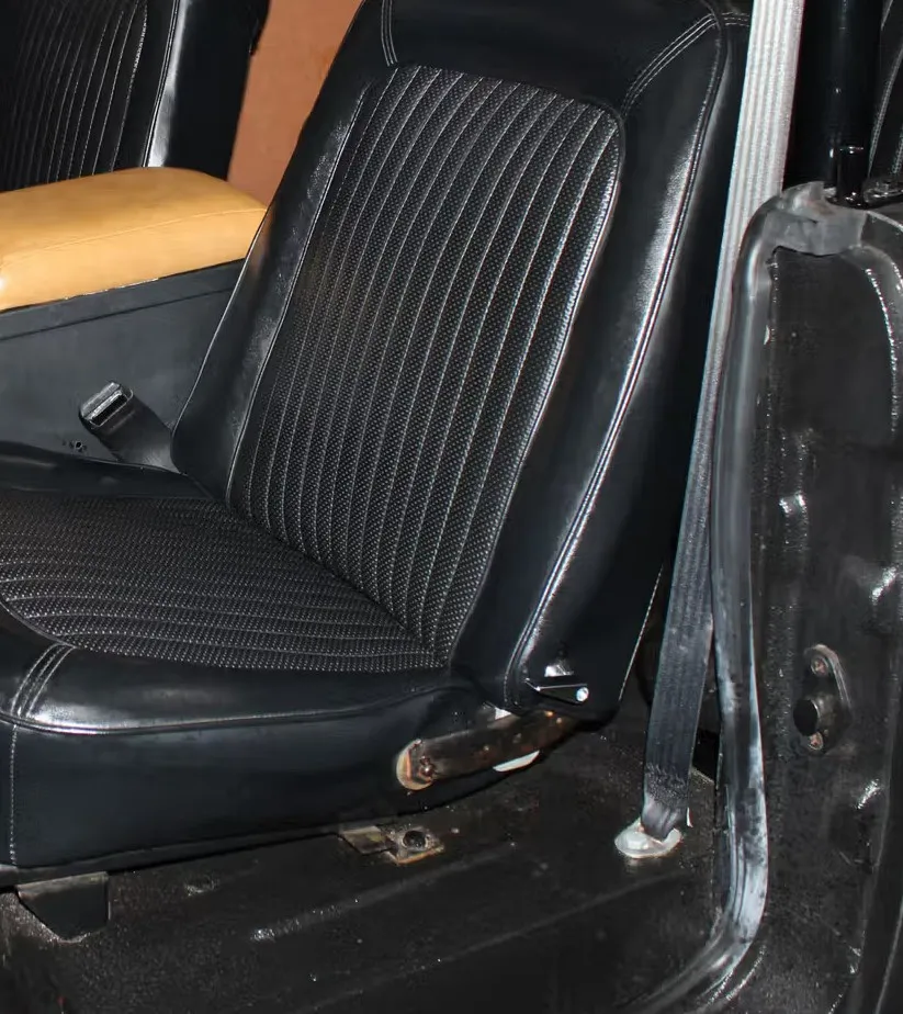 1976 Ford Bronco — photograph 10