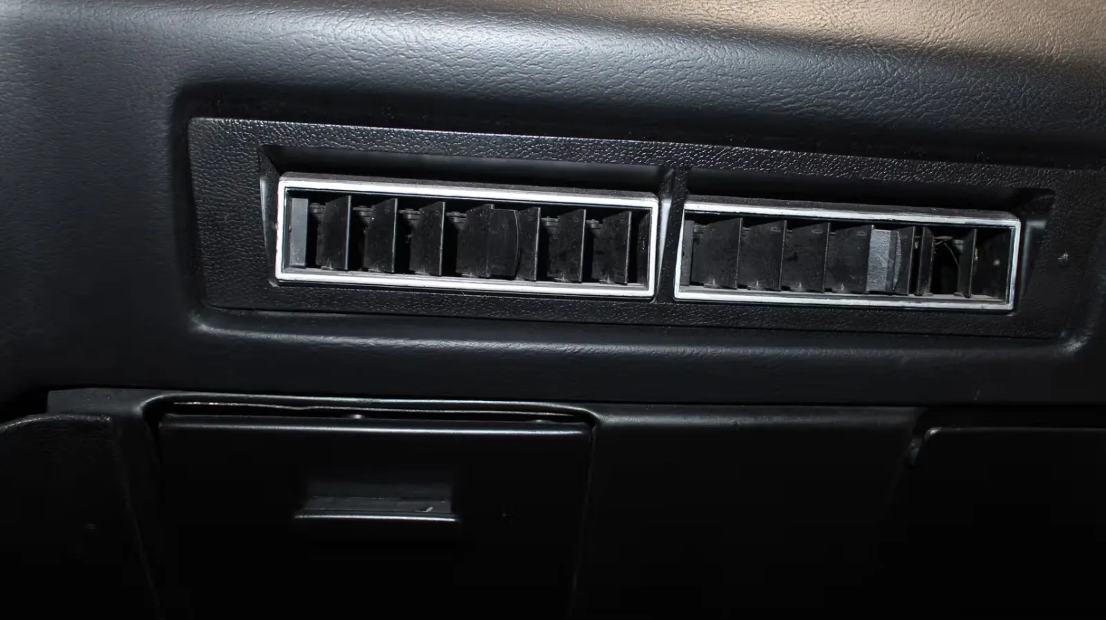 1973 Plymouth Cuda — photograph 26