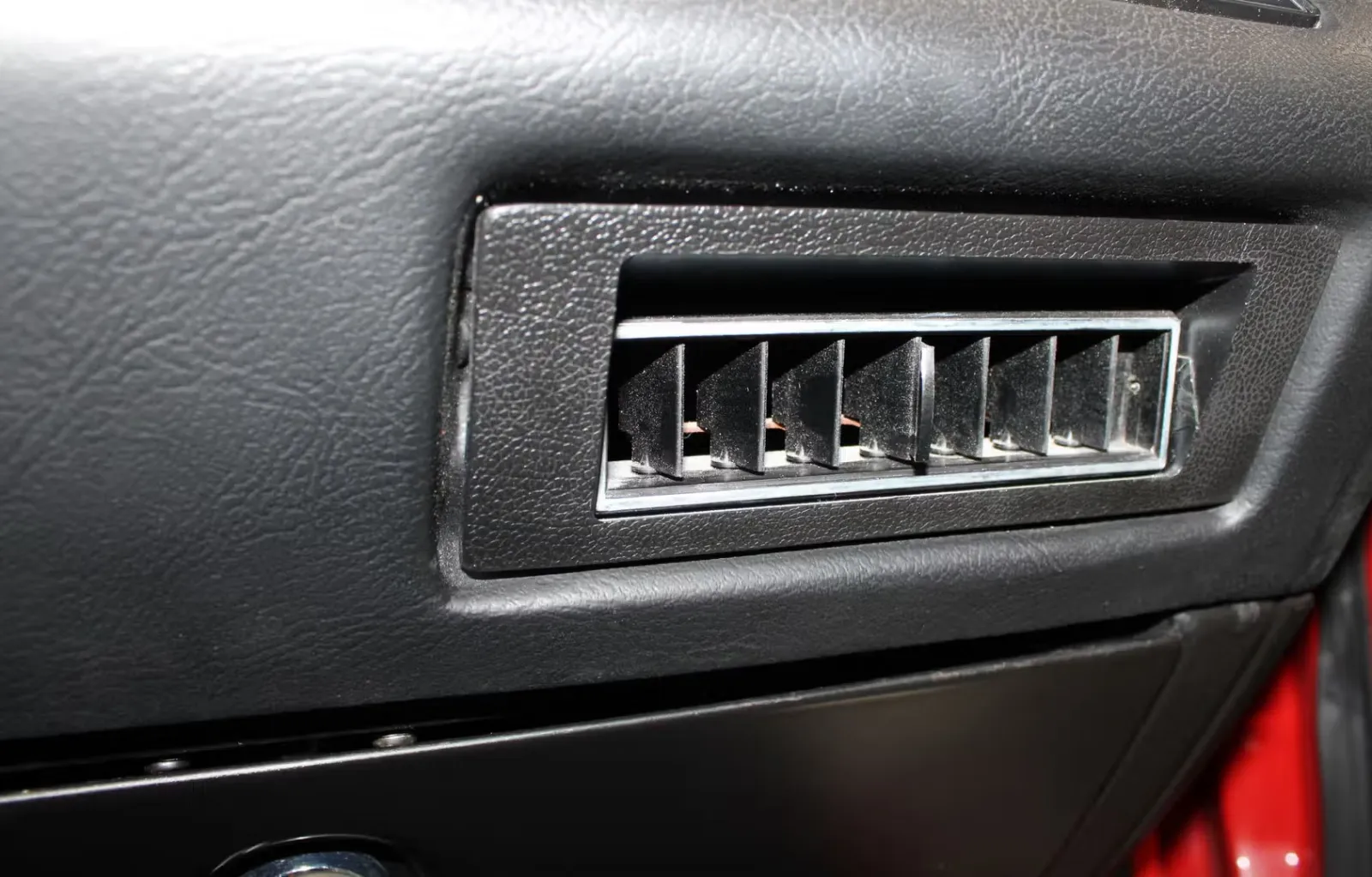 1973 Plymouth Cuda — photograph 27